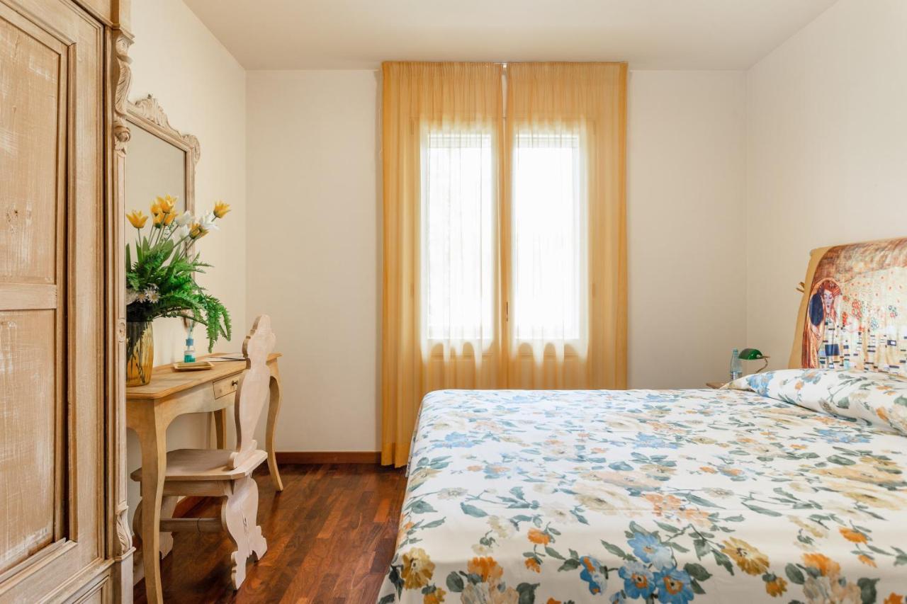 Villa Diletta B&B ฟอร์เต เดย์ มาร์มี ภายนอก รูปภาพ